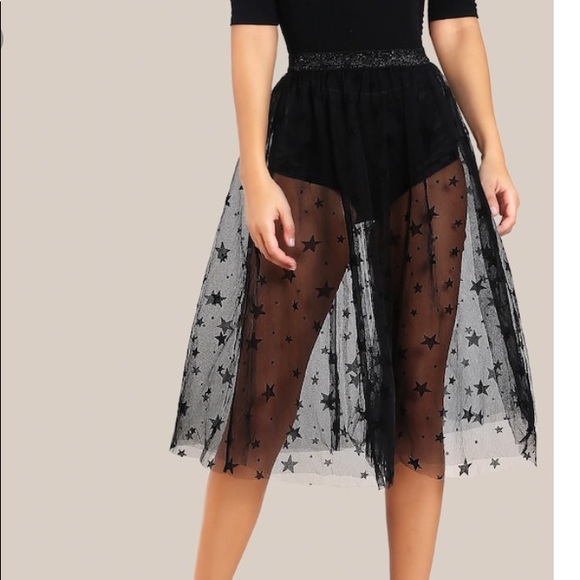 Dresses & Skirts - Black tulle star skirt ⭐️